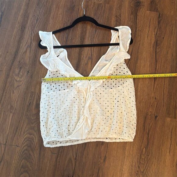 Free People Women's Ivory Eyelet Ruffle V-Neck Blouse Size Small - Picture 10 of 10